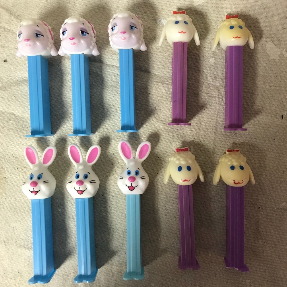 PEZ dispenser collectibles (10pcs)